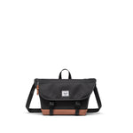 Cove Small Messenger Black/Saddle Brown